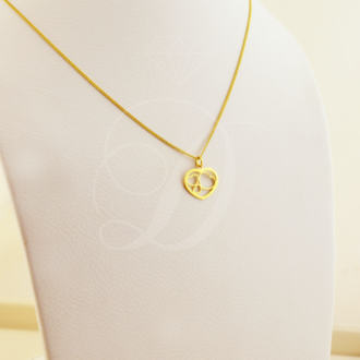 Collar con un corazón