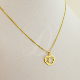 Collar con un corazón