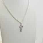 cadena con cruz de plata