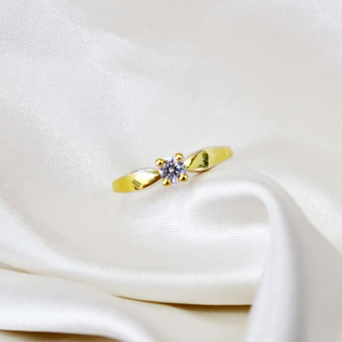 anillo de compromiso de plata