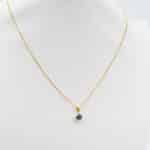 collar con ojo turco